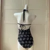 Lyxdesigner badkläder C Kvinnor Summer Sexig elegant svart klassisk bandbikini One Piece badkläder