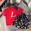 Babykläder t shirt barn designer set barn set småbarn kläder 1 15 åldrar tjej pojke t shirt sommar shorts hylsa med bokstäver taggar klassiska 7 färger