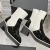 Nya kvinnor Boot Luxury Designer Brand Classic Black White Double Letter Heel Sign Martin Boots Diamond Lattice Bright Cowhide Thick Heel Anti Slides Ladies Booties