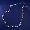 Collana di perle classiche francesi di lusso leggero di design con bottone di aragosta incastonato di diamanti per donne Gioielli in stile versatile Gioielli con ciondoli regalo di moda