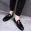 Klänningskor 2023 British Designer Fashion Metal Button Oxford for Men Moccasins Wedding Prom Homecoming Footwear Zapatos Hombre