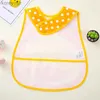 Śliniaki Burp Cloths Baby BIBS Multi-Graficzne dziecko urocze kreskówka Przenośna łatwa do pomrania Wodoodporna przeciwzdzielenie suplementu dla niemowląt BIB Pozycje Babyl231125