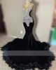 Glitter Black Velvet Mermaid Sukienki Promowe 2024 Luksusowy Sheer Scyk Crystal Rhinestones Feathers Party Suknie