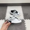 En kaliteli dg büyük çocuk ayakkabı spor ayakkabı tasarımcısı ayakkabı eğitmeni spor ayakkabılar yaz yürüyüş siyah beyaz bebek tenis ayakkabı futbol çocuk platformu açık gündelik kış sıcak koşu ayakkabıları