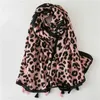 Berets Lässiger und süßer Leopardenmuster-Schal für Frauen im Winter im koreanischen Stil Vielseitiges Baumwollleinengefühl Lange Quaste Warm