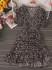 Casual klänningar Elegant Fashion French V Neck Dress Kvinnor Midlängd Shirring Summer Floral Print Ruffled 2023 Kvinnliga kläder