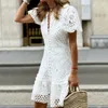 Casual dressed Clothing Lace V Nek Korte mouw Wrap Hip Fashion geborduurde knop Party White Beach Mini Es Vestidos 230424