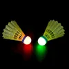 Volants de badminton 6 pièces LED balle de badminton brillant éclairer les volants de badminton en nylon balles d'éclairage colorées Sports de nuit 231124