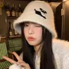 Berets Koreanischer Welpe Aufkleber Haar Eimer Hut Damen Winter Gesicht Kleine Fischerhüte Vielseitige einfarbige Thermo-Beckenkappe