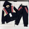 Merk Jongens trainingspak meisjes kinderkleding sets peuters Herfst Casual Baby Meisje Kleding Past Kind Pak Sweatshirts Sportbroek Lente Kid Set