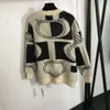 2024 FW Women Sweaters Knits Designer Tops Pullover Runway Brand Designer Crop Top Girls Shirt High End Letter Mönster Pärlor Elasticitet Knitwear Ny Casual Outwear