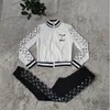 Designer Two Piece Pants White Sportswear Women's Casual Printed Jacket och Sweatpants Set Casual Outfits gratis fartyg