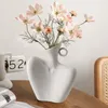 Vase Nordic Creative Human Sculpture Ceramic Modern Simple Flower Arfirnance Container Home Living Room Desktop Decoration 230425