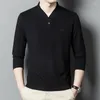 メンズTシャツ秋と冬の製品ファッションカシミアの厚いソリッドTシャツ付きの長袖Vネックアンダーレイシャツ