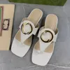 Sarışın Parmak Arası Terlik Slaytlar Terlik Sandalet Katır Düz topuklar Kare düz kravat kadınlar Lüks Tasarımcılar Kuzu Hakiki Deri taban Günlük Brach ayakkabılar Fabrika Ayakkabı