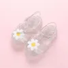 Pierwsze spacerowicze Summer Children Jelly Princess Sandals Sweet Flowers Girls Toddlery Baby Oddychane puste buty 230424