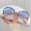 Okulary przeciwsłoneczne luksusowe kobiety bez mody szklanki mody odcienie sprzedawcy vasos decerativos feminino lunette soleil femme