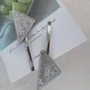 Hårklämmor Barrettes Crystal Triangle Letter Hårklipp med stämpel Kvinnor Bokstäver Fashion Hårtillbehör för perfekt presentfest