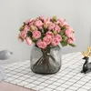 Dekorative Blumen 12 Köpfe künstliche Blume Home Room Decor Hochzeitsdekoration Braut mit Mini-Rosenstrauß niedliche Po-Requisiten gefälschte Pflanze