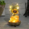 Fleurs décoratives bouquet de tournesol séchées dans un dôme en verre avec base paysage lumière chaude lampe de nuit de chevet pour la saint-valentin