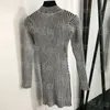 Brief Frauen Gestrickte Kleid Luxus Designer Dünne Kleider Brust Sexy Aushöhlen Cut Off Design Kleid