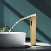 Rubinetti per lavabo da bagno Rubinetto miscelatore Rubinetto in ottone dorato spazzolato e lavabo con foro monocomando freddo Torneira