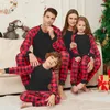 Bijpassende familie-outfits Jaarkleding Kerstmis Bijpassende familie-outfits Mama Papa Kinderpyjamaset DIY blanco 2-delige kledingsets Kerstlook Pjs 231124