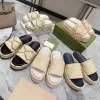 designer kvinnor sandaler herr tofflor flip flops lyxig platt tjock botten broderi tryckt gelé gummiläder kvinnor strandklänning skor hög häl