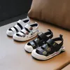 Primeros caminantes Sandalias de cuero para niños Sandalia de diseñador para niños Zapatos antideslizantes Sandalias para niños Moda Negro Marrón Blanco Calzado al aire libre 230424