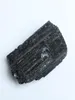 Bütün 75g doğal siyah turmalin kristal taşlar enerji çakra taş mineral örnekleri çakıl dekorasyonu orijinal kaya örneği3789003