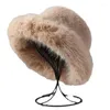 Bérets Hiver Bodet en peluche Chapeaux pour femmes Big Head Vintage Faux Fur épaissie des pêcheurs chauds Fisherman Girls Orein Protégeurs d'oreille Drop