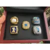 Cluster-Ringe 5 Stück 1982 1993 2005 2009 North Carolina Tar Heels Championship Ring mit Holz-Display-Box Männer Fan Geschenk Großhandel Drop Dh0Xt