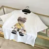 Erkek t Shirt Üstleri T-Shirts Sportif Kadınlar Tees Trends Tasarımcı Pamuk Kısa Kollu Luxurys Sharks Tshirts Giyim Sokak Şortlu Kollar Kıyafetler 0084