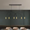 Lámparas colgantes Nordic Retro Arched LED Chandelier Sala de estar Mesa de comedor Tienda de ropa Línea de hierro forjado Arte Iluminación decorativa simple