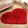 Alfombras Alfombra en forma de corazón Alfombra de lana artificial Sala de estar Sofá suave y esponjoso Cojín para silla Dormitorio Alfombra de noche Alfombra decorativa Alfombra antideslizante 231124