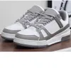 Luksusowe designerskie buty Casual Treaker Treaker Triple Białe różowe niebo niebieskie czarne zielone zielone żółte dżinsy Niski Wergilii Zakładki Męki Sneakers Kobiety Trai Nhyg00001