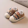 23Baby First Walkers Scarpe da bambino Kid Designer Infant Toddler Girls Boy Casual Mesh Fondo morbido Calzature antiscivolo