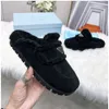 Designer Femme Pantoufles Mode Luxe Chaud Mousse À Mémoire En Daim En Peluche Shearling Doublé Slip Sur Intérieur Extérieur Sabot Maison Femmes Chaussures De Haute Qualité Dfrea