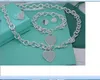 2023 belle mignonne Pendentif Colliers épaisse chaîne en acier inoxydable coeur unique Designer de luxe Femmes collier bracelet bague boucles d'oreilles costume avec sac à poussière et boîte