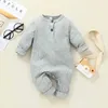 Barboteuses né bébé garçon vêtements 0 à 12 mois mignon Onesies pour fille Style coréen à manches longues infantile barboteuse enfant en bas âge combinaison 231124