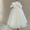 女の子のドレス韓国スタイルの夏の女の女の子のパーティードレス白い袖の丸い丸い襟真珠の弓と蝶の結び目結婚式の服e719 231124