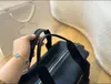 En Kalite Deluxe Erkekler Kadın Siyah Toolar Seyahat Su Geçirmez Naylon Tuval Çanta 42cm Lage Duffle Yumuşak Çıkarılabilir Tasarımcı Açık Hava Spor Çantası Tote