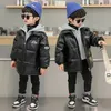 Jackets Jungen Baumwolle gepolsterte Kleidung Baby Kinder Kleidung Leder Jacke mit mittlerer und großer Kinder Winterdicker Mantel 231124