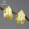 Stud Lotus Fun 18k Gold Gold Natural Pearl أقراط الأوراق غير المعتادة للنساء الأصليين الحقيقيين 925 الجنيه الاسترليني الفضة الفاخرة المجوهرات الفاخرة 231124