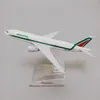 Aircraft Modle Alloy Metal Air Alitalia B777 Model samolotu Italian Airlines Boeing 777 Airways Model Diecefast Aircraft Prezenty dla dzieci 16 cm 230426