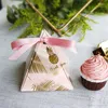 Geschenkwikkeling 100 stcs driehoekige piramide bruiloft gunsten voorraden bladeren snoepdozen met bedankt kaart doos feestverpakking chocolade