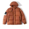 デザイナーの男性と女性Sファッションジャケットストーンズアイランドダウンジャケットコート高級ブランドアームバンドショルダーストラップトレンド冬の下のジャケットの暖かさ