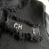 Frankreich-Paris-Designer-Damenstrickwaren, sexy Hemden, Netzrot mit hohlem Buchstaben vorne, Channel-Stickerei, bequeme, sonnenbeständige Channel-Strick-Cardigan-Kleidung