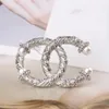 Retro Brand Designer Double Letter Brooches High Quality Inlay Crystal Rhinestone Sweater Suit Collar Pin Fashion Mens Womens Jewelry