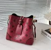 2024 NEONOE MM Designer-Taschen Schulter Umhängetasche Braune Blume Luxurys Handtaschen Frauen Geldbörsen Designer Frau Handtasche Eimer Taschen Totes Kordelzug Geldbörse M44020